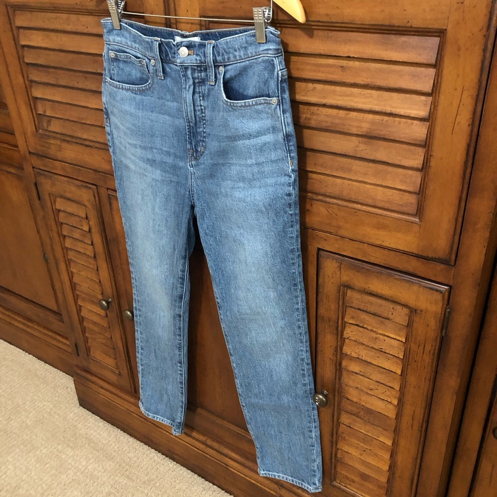 Madewell Blue Ankle Cropped 👖 Jeans with Distressed Look - Size 27 👖